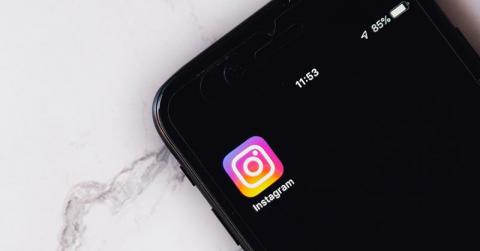 Instagram en un dispositivo móvil. Ya no aparecen los likes en Instagram